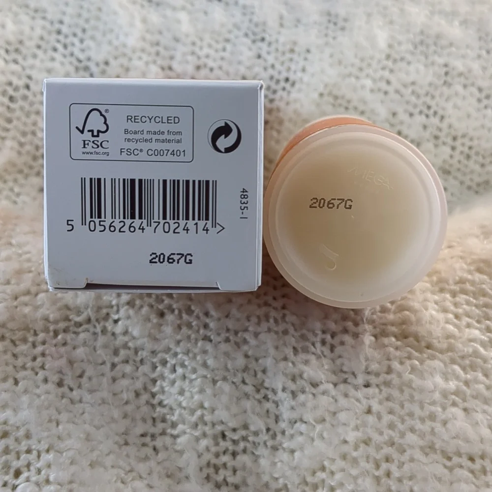 REN Glow Daily Vitamin C Gel Cream, 50ml/1.7fl oz - Picture 3 of 8